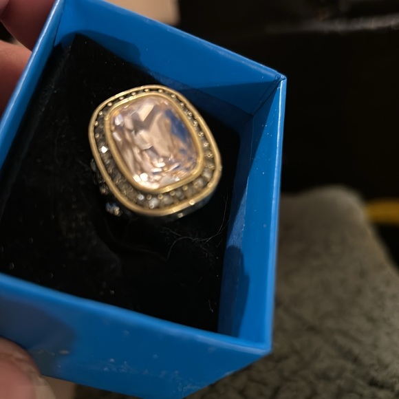 Heidi Daus Ring Swarovski Crystal  Ring Size 6(?) ** Wearable Art** - Picture 7 of 16